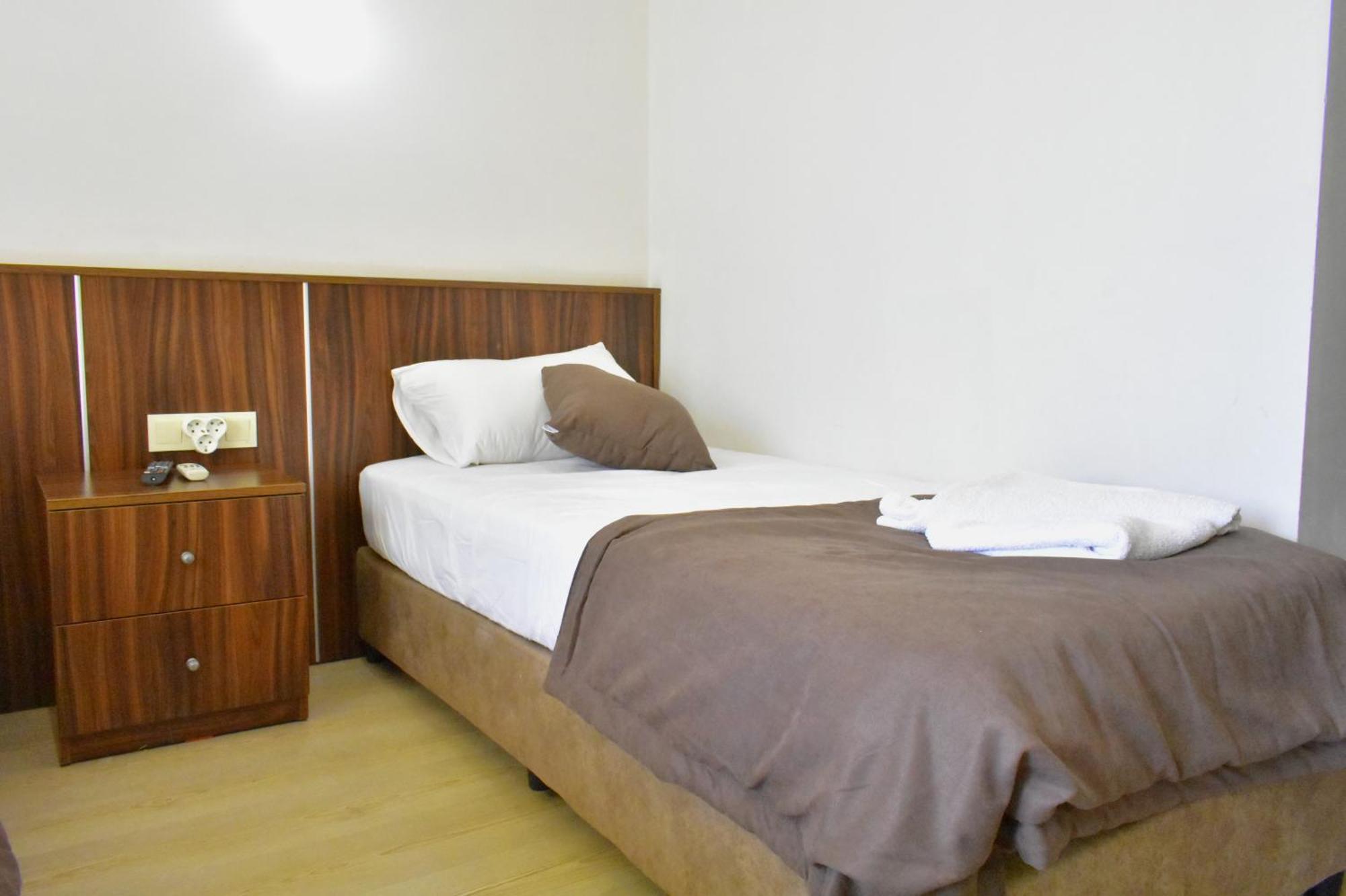 Mulka Hotel Айвалык Экстерьер фото