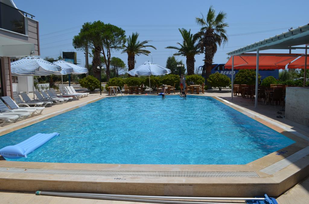 Mulka Hotel Айвалык Экстерьер фото