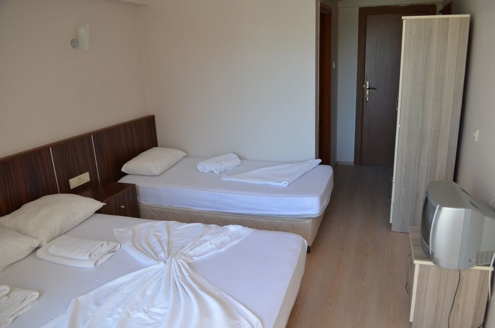 Mulka Hotel Айвалык Экстерьер фото
